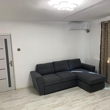 Apartament Rovine ไกรโอวา ภายนอก รูปภาพ