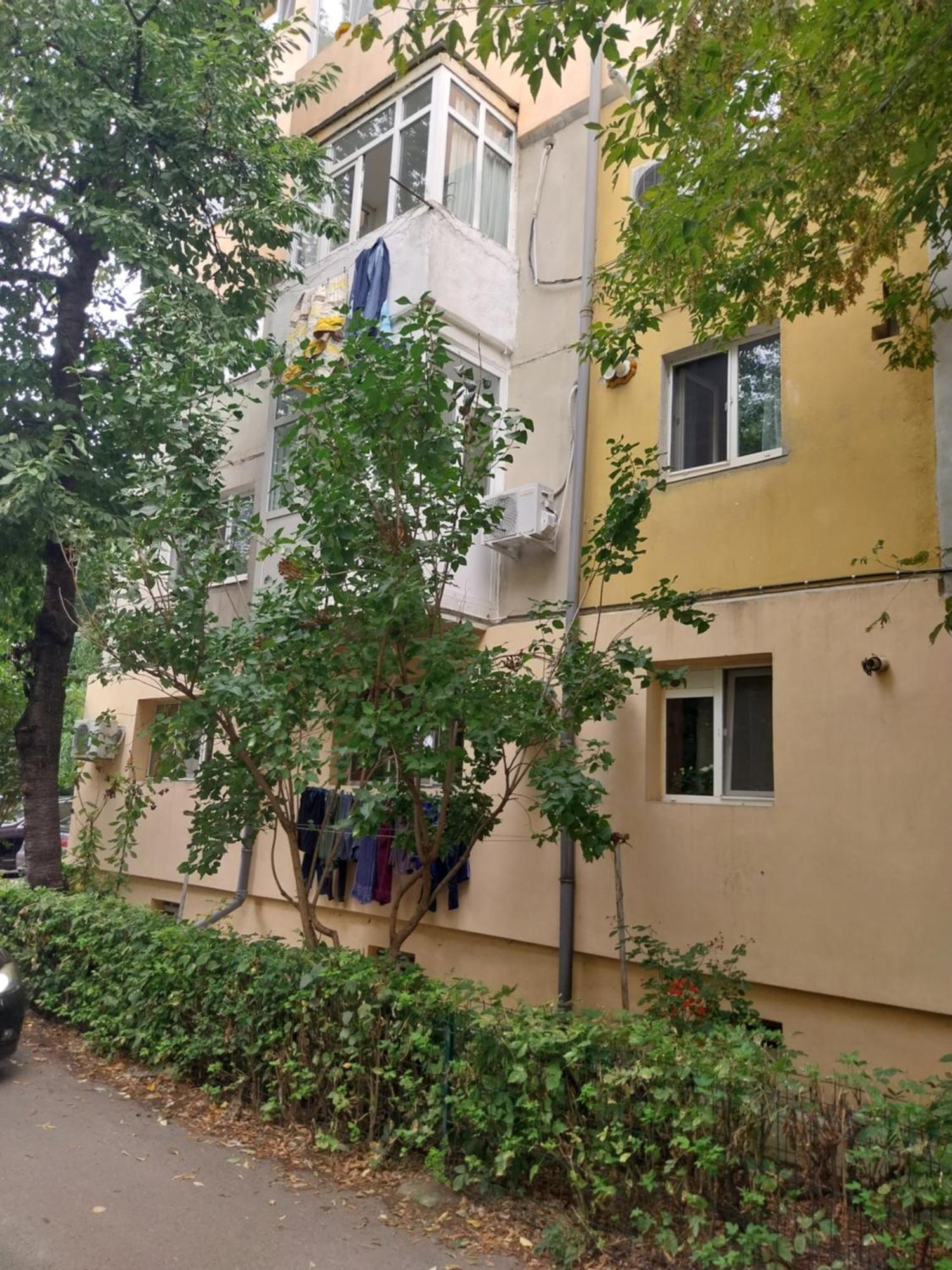Apartament Rovine ไกรโอวา ภายนอก รูปภาพ