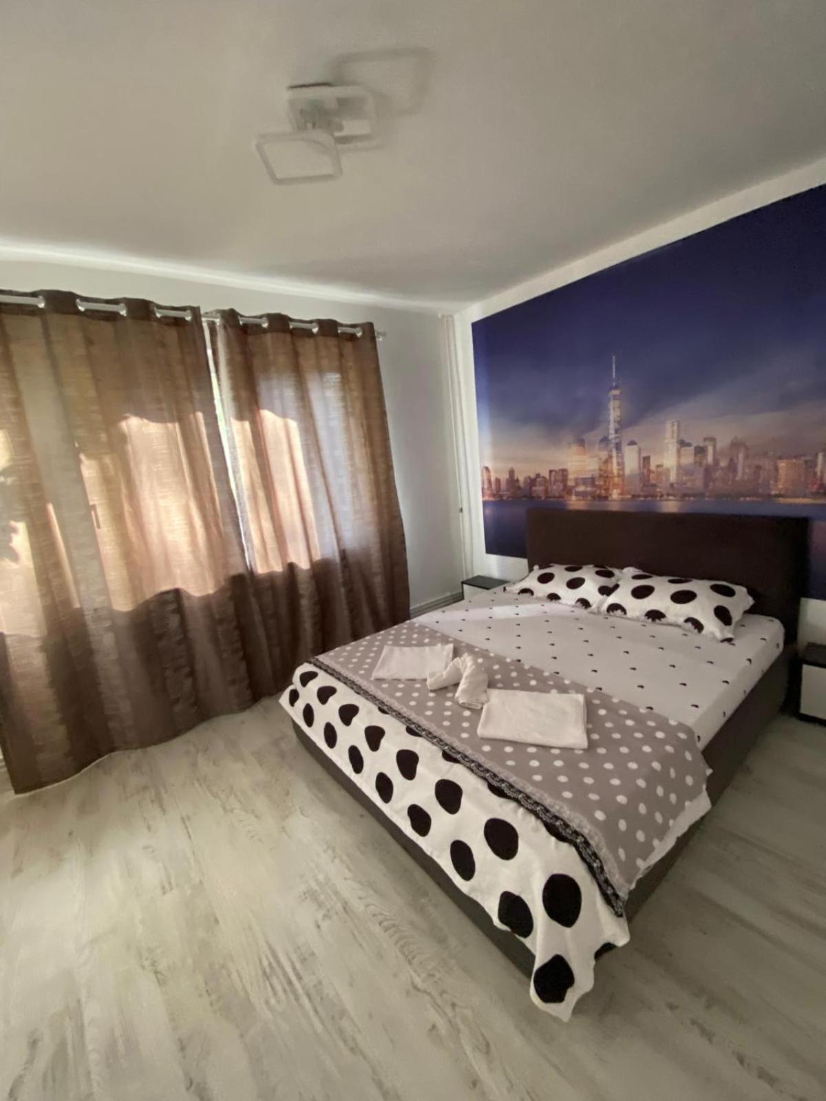 Apartament Rovine ไกรโอวา ภายนอก รูปภาพ