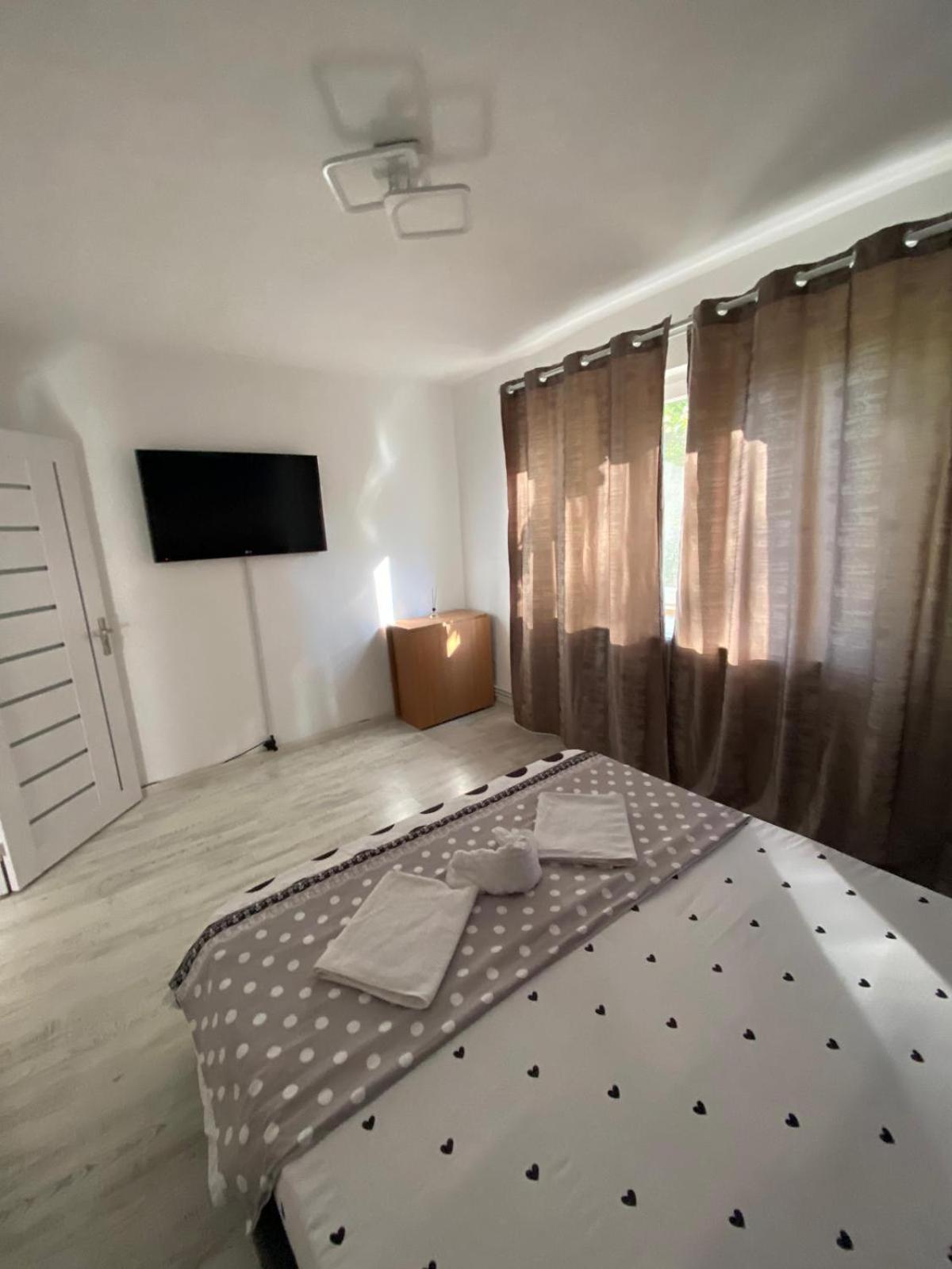 Apartament Rovine ไกรโอวา ภายนอก รูปภาพ