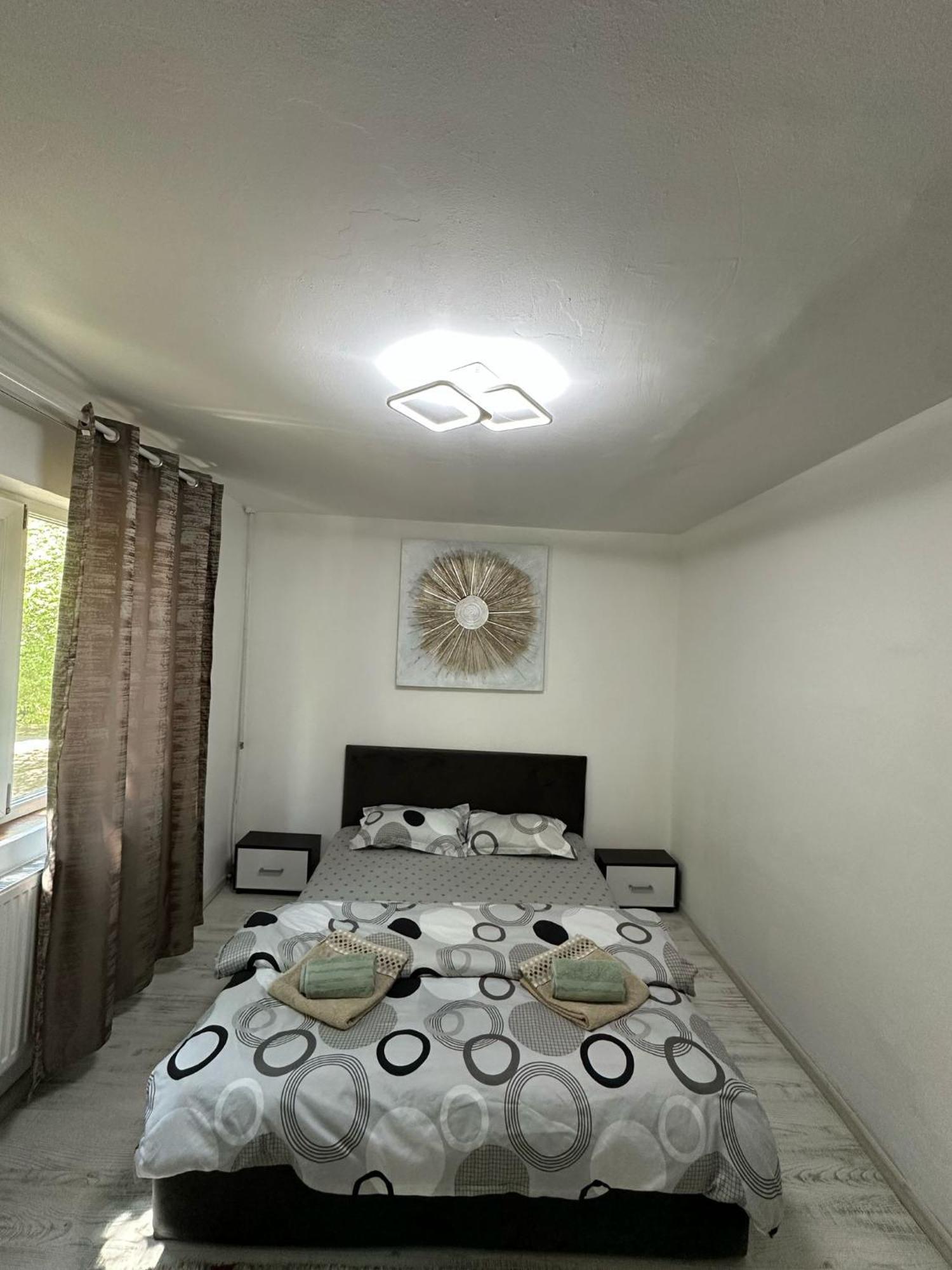 Apartament Rovine ไกรโอวา ภายนอก รูปภาพ
